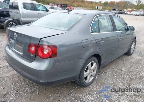 2008 Volkswagen Jetta Se/Sel z USA, uszkodzony, nr VIN 3VWRM71K88M059680
